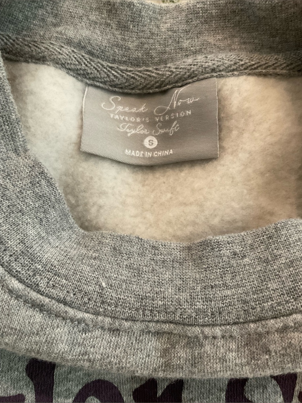 Taylor Swift fleece showery sleeve sweatshirt - Picture 7 of 8